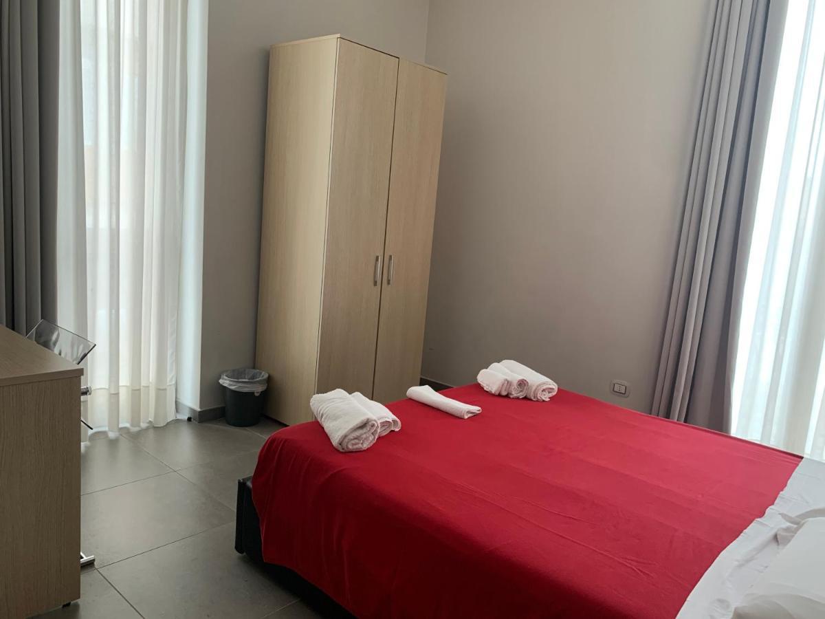 Palazzo 41 Rental Rooms 산 피에트로 베노티코 외부 사진